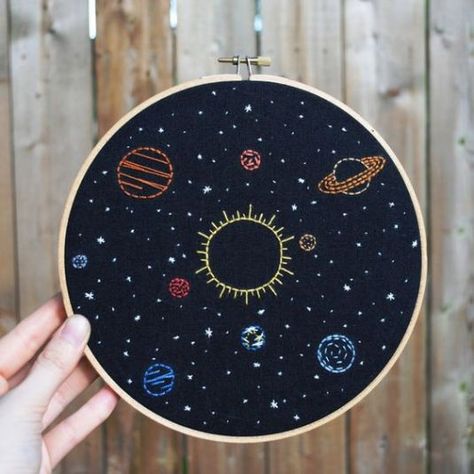 Celestial Stars, Pola Kristik, Pola Sulam, 자수 디자인, Hand Embroidery Stitches, Embroidery Hoop Art, Hand Embroidery Patterns, Embroidery Inspiration, Hoop Art