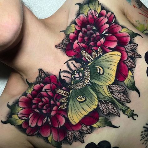 Luna moth & moon with peonies, chest tattoo by Gillian Marie, an artist based in Philadelphia, Pennsylvania. Luna Moth Tattoo, 42 Tattoo, Backpiece Tattoo, Tattoos Mandala, Insect Tattoo, Chest Tattoos For Women, Tattoos Geometric, Chest Piece Tattoos, Moth Tattoo