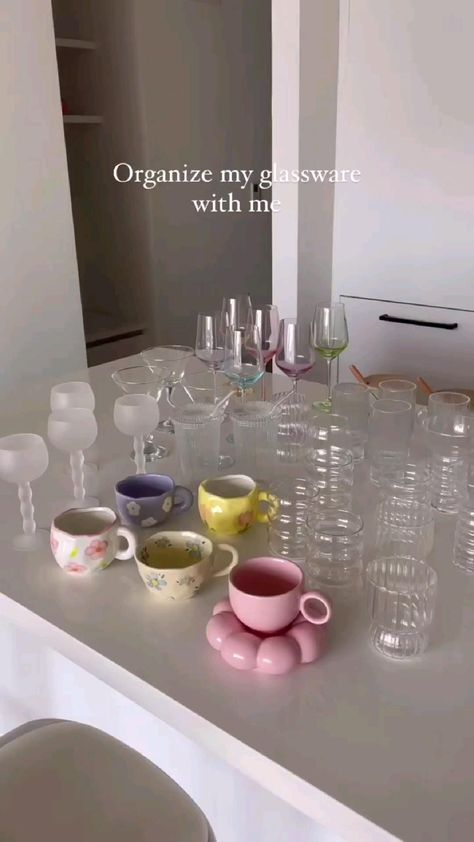 Best aesthetic glassware for Kitchen🍷✨ Valerie Sanders, Glassware Cabinet, Aesthetic Organizing, Kitchen Decor Aesthetic, Modern Bathroom Trends, Modern Bathroom Wall Art, Bathroom Organization Shelves, Organization Shelves, Spice Organizers