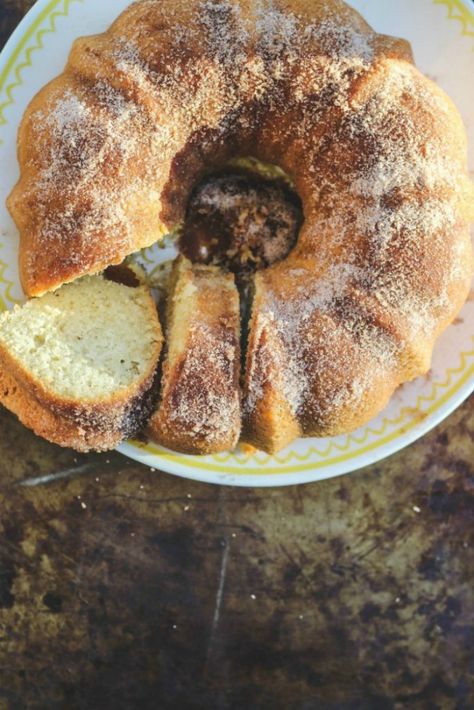 Old Fashioned Donut Bundt Cake is the perfect combination of cake and donut in a delicious and easy to make Bundt cake! Lovely for breakfast or enjoy a slice for an afternoon coffee break! #bundtcake #bundtamonth #donutbundt #baking #savoringitaly Doughnut Flavors, Donut Bundt Cake, Donut Cakes, Miniature Desserts, Bundt Cake Recipes, Old Fashioned Donut, Easy Donuts, Cake Light, Donut Cake