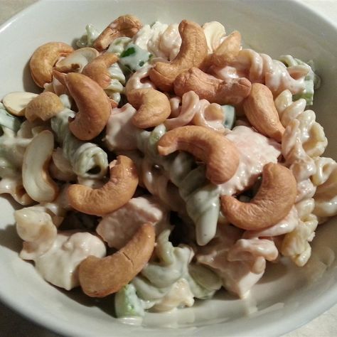 Chicken Club Pasta Salad, Cashew Pasta, Salad With Cashews, Senior Meals, Chicken Cashew, Chicken Pasta Salad Recipes, Chicken Caesar Pasta Salad, Savory Sides, Chicken Club