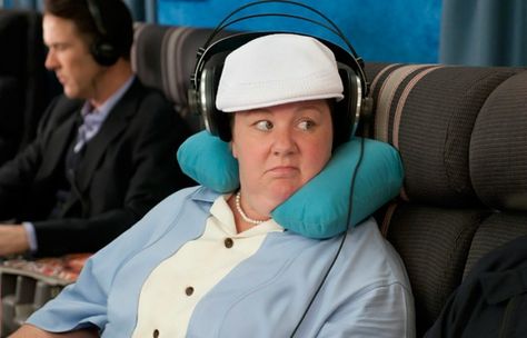 10 People Who Should Never Be Allowed On Airplanes Melissa Mccarthy Bridesmaids, Melissa Mccarthy Movies, Funny Movie Clips, Good Comedy Movies, Pregnancy Essentials, Funny Scenes, Melissa Mccarthy, Grow Beard, Movie Gifs