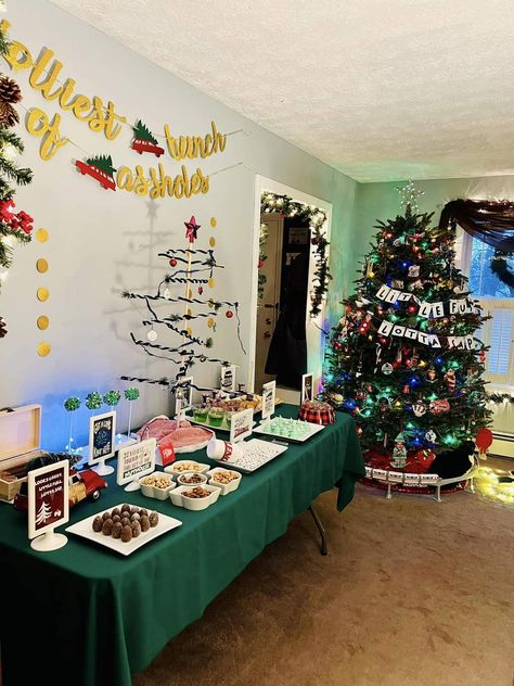 National Lampoon Christmas Vacation Party Ideas, Griswalds Christmas Party Decorations, National Lampoons Christmas Decorations, Christmas Vacation Christmas Party, Christmas Movie Themed Party Ideas, Christmas Vacation Party Decorations, Christmas Camping Ideas, Christmas Vacation Movie Night, Christmas Vacation Party Food