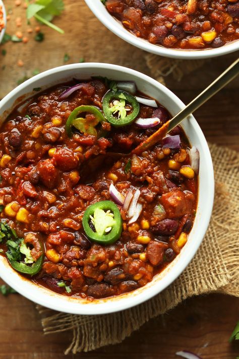 Red Lentil Chili, Lentil Chili, Camping Recipes, Lentil Recipes, Pizza Hut, Chili Recipe, Red Lentil, Chili Recipes, Vegan Dinners