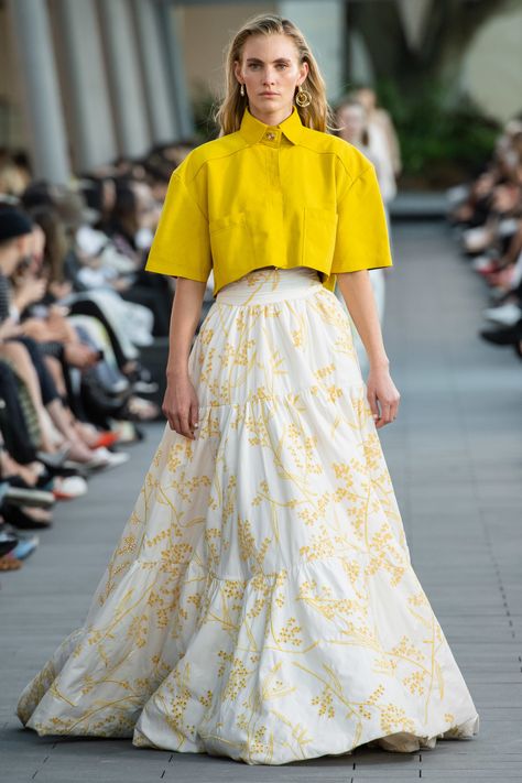 Aje Australia Resort 2020 Fashion Show - Vogue Resort 2020, Older Women Fashion, Vogue Australia, 2020 Fashion, Yellow Fashion, Australian Fashion, Fashion Show Collection, Edgy Outfits, Fashion 2020