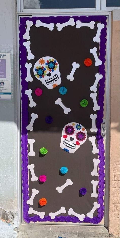 Day Of The Dead Classroom Door, Dia De Los Muertos Door Decorating Ideas, Puerta Halloween, Classroom Christmas Crafts, Halloween Classroom Door, Door Decorations Classroom Christmas, Dia De Los Muertos Decorations Ideas, School Door Decorations, Halloween Paper Crafts