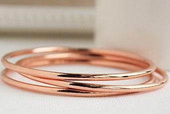 Gold Bangles Design Latest, Bangles Design Latest, Rose Gold Bangles, Jewelry Layering Bracelets, Thin Gold Bangles, Plain Gold Bangles, Layered Bangles, Rose Gold Bangle Bracelet, Gold Bangles Indian