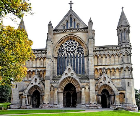 Catholic Altar, Medieval Architecture, Castle Mansion, Cathedral Architecture, Religious Architecture, Cathedral Church, St Albans, Church Architecture, England And Scotland