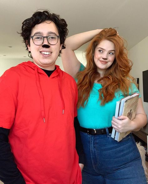 Max Y Roxanne, Couple Costumes Redhead, Couple Halloween Costumes Redhead, Roxane And Max Costume, Max And Roxanne Disneybound, Red Head Couple Costumes, Redhead Couple Costume, Max And Roxanne Costume, Bree Kish