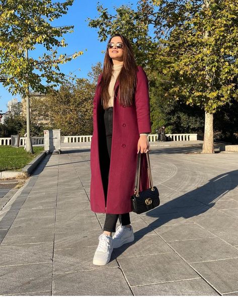 Poses In Coat Women, Winter Outfits In Kashmir, Clothes To Wear In Kashmir, Kashmir Outfit Ideas In Winter, Indian Winter College Outfit, Kashmir Outfits For Women, Turkey Winter Outfits Women, Kashmir Winter Outfit, Manali Outfits Women Winter