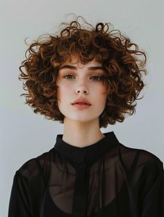 Are you looking to refresh your look with a trendy and low-maintenance hairstyle? The shaggy pixie bob might just be the perfect choice for you Curly Haircut Ideas, Rezo Cut, Empress Energy, Woman Haircut, Curly Bob Haircuts, 100 Hairstyles, Medium Haircuts With Bangs, Trendy Haircuts Medium, Shaggy Bob Hairstyles