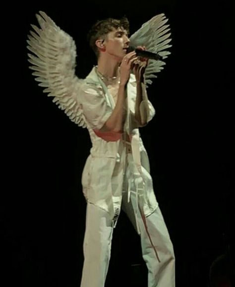 Troy Sivan, Aesthetic Halloween Costumes, Aesthetic Halloween, Troye Sivan, Angel Baby, Fashion Aesthetics, Halloween Costumes, Angel, Halloween