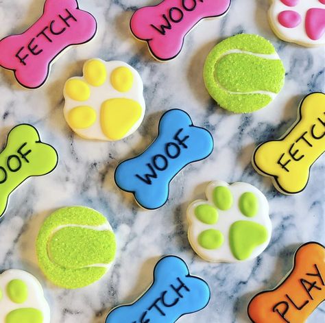 Dog Themed Cookies Royal Icing, Iced Dog Cookies, Dog Cookies Decorated Royal Icing, Dog Sugar Cookies, Bark Mitzvah, Cookie Crafts, Dog Bone Cookies, Puppy Pawty, Cookie Glaze