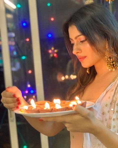 Aparna Dixit on Instagram: “It was indeed a Happy Diwali. ✨ Thankyou all..my friends, family, fanmily for lighting up my life.! . . Jewellery @rimayu07 Skirt…” Festive Photography, Aparna Dixit, Pre Shoot, Diwali Photography, Diwali Pictures, Diwali Photos, Photo Stills, Photo Arts, Snap Streak Ideas Easy