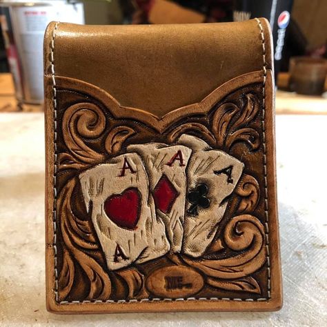 Tooled Leather Playing Cards, Tooled Leather Patch, Wallet Ideas, Leather Working Projects, Custom Leather Work, Leather Wallet Design, Tooled Leather Wallet, Leather Working Patterns, Leather Tooling Patterns