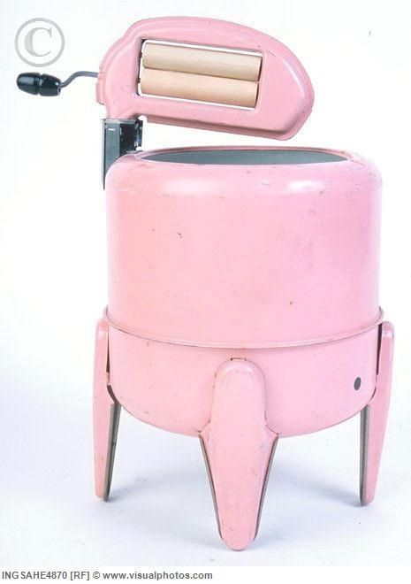 Washeteria pink Vintage Washing Machine, Tout Rose, Vintage Appliances, Vintage Laundry, I Believe In Pink, Pink Kitchen, Tickled Pink, Everything Pink, Washer Dryer