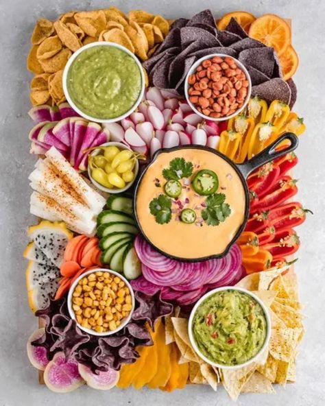 10 Creative Charcuterie Board Ideas - Society19 Taco Tuesday Recipes, Chips Salsa, Plateau Charcuterie, Tacos Mexicanos, Charcuterie Inspiration, Charcuterie Platter, Party Food Platters, Snack Board, Easy Taco