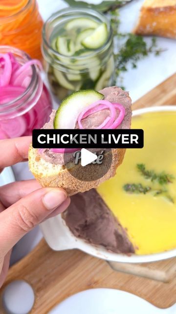 French Recipe, Chicken Liver Pate, Chicken Liver, Garlic Clove, Bay Leaf, Recipe Videos, Chicken Livers, A Glass Of Wine, Hors D'oeuvres