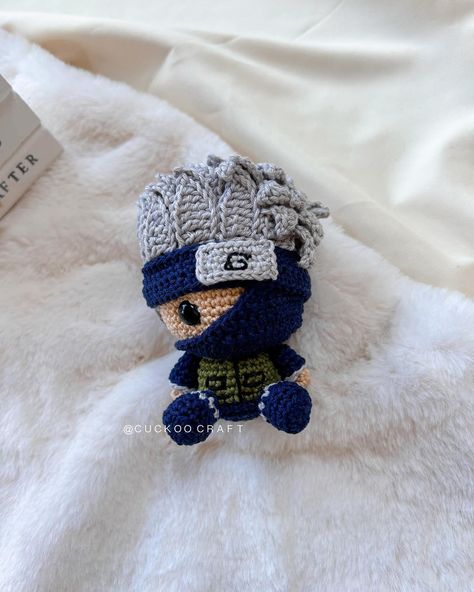 Bringing the Hidden Leaf’s legendary sensei to life with this Kakashi amigurumi! 🍃⚔️ Handcrafted with ninja precision and stitched with memories of epic battles. #ninja #naruto #kakashi #amigurumi Ninja Amigurumi Free Pattern, Crochet Kakashi, Naruto Crafts, Crochet Naruto, Diy Naruto, Crafting Table, Hatake Kakashi, Amigurumi Ideas, Crochet Things