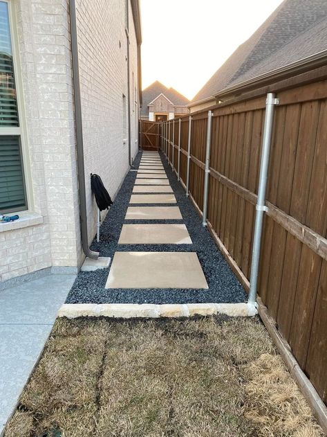 Garden Walkway Ideas, Backyard Walkway, Garden Decoration Ideas, Side Yard Landscaping, Walkway Ideas, Outdoor Sanctuary, Backyard Oasis Ideas, Modern Backyard Landscaping, Backyard Garden Landscape