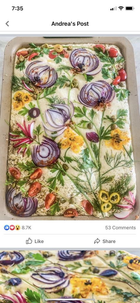 Focaccia Bread With Flowers, Focaccia Flowers, Focaccia Bread Art Thanksgiving, Flower Foccacia, Foccacia Art, Flower Focaccia, Art Bread, Focaccia Art, Sandwich Torte