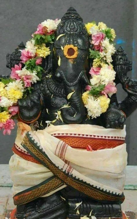 Ganesh Puja, Jai Ganesh, Ganesh Lord, Shri Ganesh Images, Baby Buddha, Hindu Rituals, Hanuman Images, Ganesh Statue, Shri Ganesh