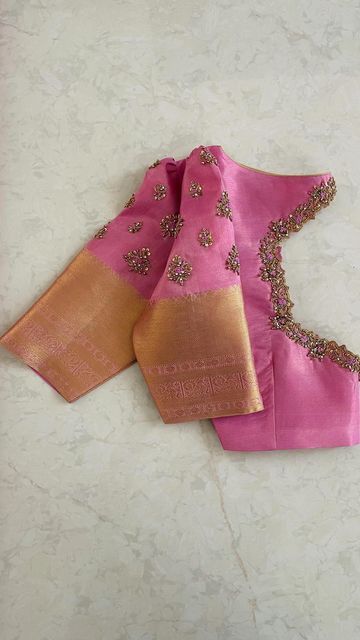 Onion Pink Blouse Designs, Paithani Blouse Work Designs, Pink Blouse Designs, Magam Work, Maggam Blouse, Fashionable Saree, Blouse Works, Mirror Work Blouse Design, Bridal Blouses