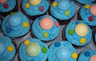 Galaxy Recipes, Space Snacks, Space Cakes, Surprise Cupcakes, Alien Cake, Galaxy Cupcakes, Space Cupcakes, Vbs Snacks, Galaxy Cake