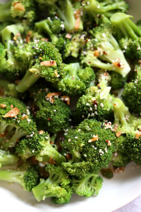 Sesame Garlic Broccoli Recipe - Vegan Richa Blanched Broccoli, Broccoli With Garlic Sauce, Chinese Garlic, Garlic Broccoli, Vegan Richa, Simple Dressing, Broccoli Recipe, Vegan Side Dishes, Broccoli Recipes