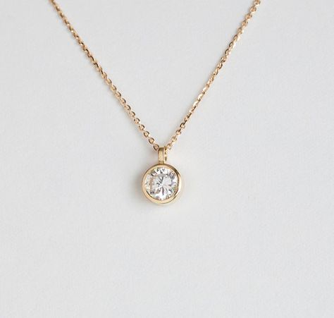 Diamond Charm Necklace, Bezel Set Necklace, Gia Certificate, Solitaire Necklace, 18k Gold Chain, Diamond Necklace Set, Diamond Solitaire Necklace, Buy Necklace, Solitaire Necklaces