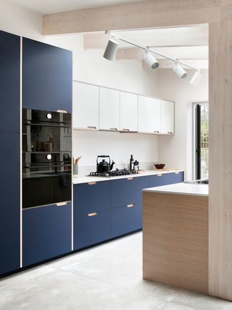 Navy Blue Kitchen Cabinets - Go Ahead And Add These To Your List Navy Blue White Kitchen, Navy Grey Kitchen, Navy Blue Kitchen Cabinets Modern, Blue White Kitchen Cabinets, Kitchen Ideas Navy Blue, Navy Kitchen Design, Navy Blue And White Kitchen, Blue Modern Kitchen, Navy Kitchens