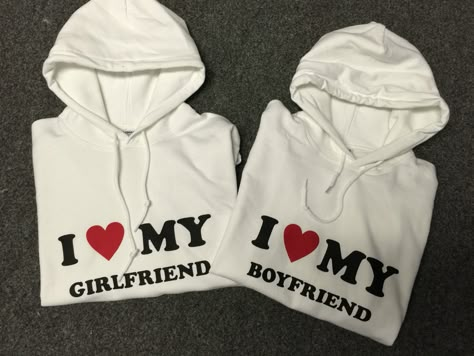 Bf And Gf Matching Hoodies Diy, Boyfriend Girlfriend Matching Outfits, Matching Couple Things, Cute Romantic Ideas, Relationship Clothes, Hoodies For Couples, Matching Things, Matching Hoodies For Couples, Cute Couple Things