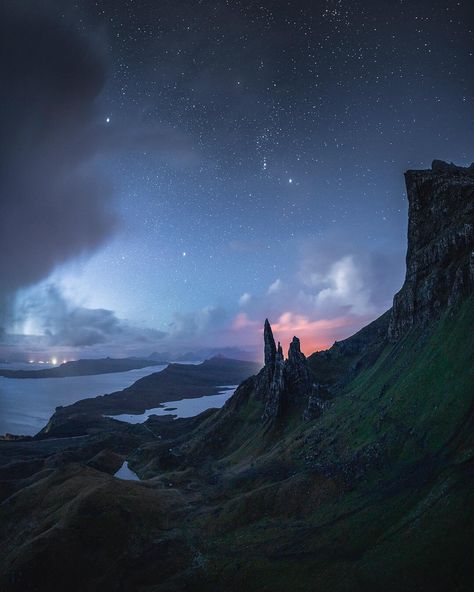 Landscape Photographer: Catherine Simard | ARTWOONZ Skye Scotland, Beautiful Landscape Photography, Visit Scotland, Isle Of Skye, The Night Sky, Scotland Travel, Old Man, Landscape Photographers, Night Sky