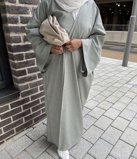 Abaya Fits, Cotton Abaya, Summer Abaya, Modest Streetwear, Abaya Designs Latest, Hijabista Fashion, Loose Clothes, Modesty Outfits, Hijabi Fashion Casual