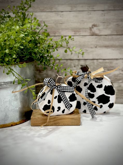 Cow Print Decor Diy, Cow Print Fall Decor, Cow Print Crafts, Cow Print Pumpkin, Cow Print Decor, Cow Pumpkin, Cow Print Ornaments Diy, Wooden Fall Decorations, Western Fall Decor