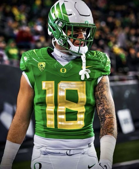 Spencer Webb, Drip Ideas, Gameday Fits, College Football Helmets, Football Drip, Oregon Football, Ducks Football, Duck Wallpaper, Trucks Lifted Diesel