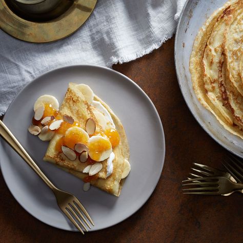 Banana-Apricot Dessert Crepes Apricot Dessert, Dessert Crepes, Persian Desserts, Crisco Recipes, Banana Crepes, Strawberry Crepes, Crepes Recipe, Banana And Egg, Chantilly Cream