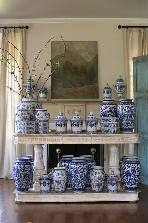 Vase Collection Blue And White Chinoiserie Kitchen, Decorating With Blue And White Porcelain, Blue And White Vases, Blue And White Living Room, Chinese Blue And White Porcelain, Chinoiserie Vase, Vase Collection, Chinoiserie Decorating, Blue White Decor