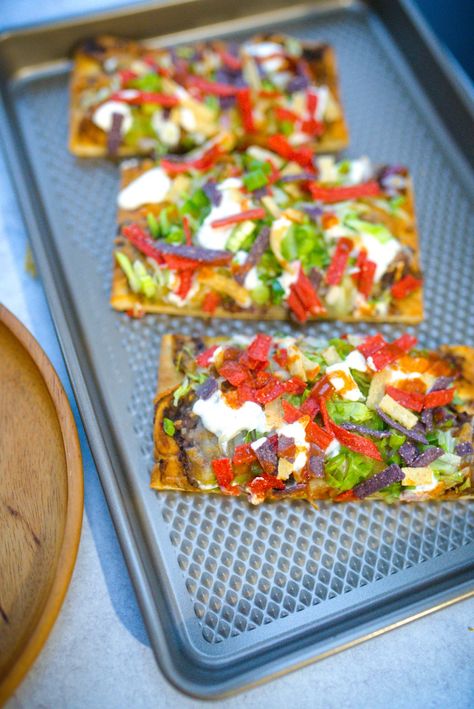 Tostada Flatbread - Zheelicious 30 minute recipes Bbq Tostada Recipes, Tostada Pizza Recipe, Tostada Recipes Vegetarian, Tostada Pizza, Copycat Cpk Tostada Pizza, Tofu Tostadas, 30 Minute Recipes, California Pizza Kitchen, Tea Remedies