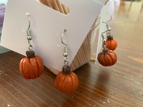 Cute mini pumpkin earrings handmade from polymer clay! #polymerfoodjewelry #polymerclayartist #polymerclaycreations #pumpkinjewelry #minipumpkins Pumpkin Jewelry, Pumpkin Earrings, Food Jewelry, Mini Pumpkins, Etsy Instagram, Polymer Clay Creations, Earrings Handmade, 5 Star, Polymer Clay