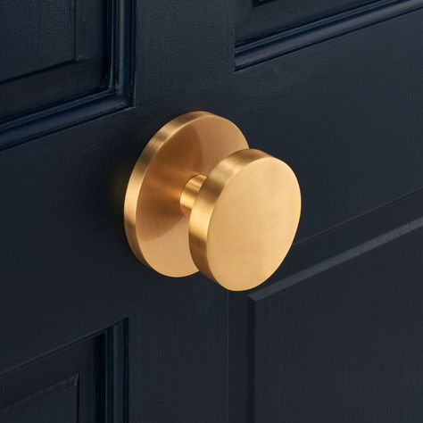 Go for brass variety if you want to improve the decor whilst iron one is excellent for minimum maintenance. Choosing your home decor can be rather confusing sometimes. It provides a unique meaning to your home and therefore you should never refrain from it. Equestrian home decor is fantastic for kids’ rooms also. Gold Door Handles, External Front Doors, Brass Door Hardware, Unique Front Doors, Cupboard Door Knobs, Gold Door, Brass Door Knobs, Ceramic Door Knobs, Exterior Front Doors