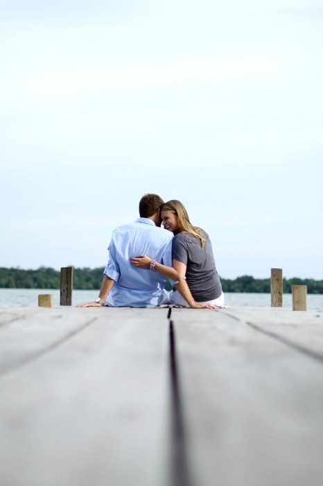 Dock Photography, Dock Photos, Outdoor Couples Photography, Lake Portrait, Parmesan Casserole, Lake Photoshoot, Summer Family Photos, Boston Harbor, Lake Photography