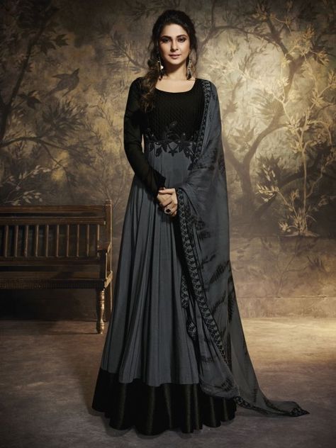 Jennifer winget style grey embroidered gown suit online which is crafted from chanderi and georgette fabric with exclusive embroidery and resham work. This stunning bollywood style gown suit comes with santoon inner and chiffon dupatta. Black Anarkali, Georgette Anarkali, Designer Anarkali Suits, Gaun Fashion, Salwar Kamiz, Designer Anarkali, Anarkali Gown, Jennifer Winget, Festive Wear