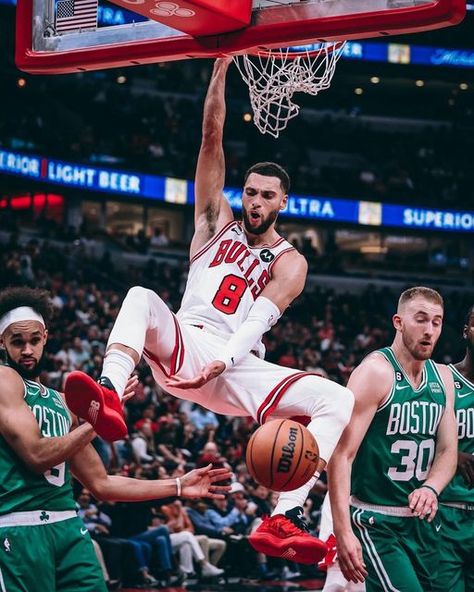 Basketball Dunk, Zach Lavine, Light Beer, Sports Photography, Nba Players, Chicago Bulls, Nba, Sports Jersey, Chicago