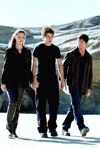 Roswell - roswell Photo Majandra Delfino, Michigan J Frog, Roswell Tv Series, Brendan Fehr, Nick Wechsler, Jason Behr, Shiri Appleby, Colin Hanks, Emilie De Ravin