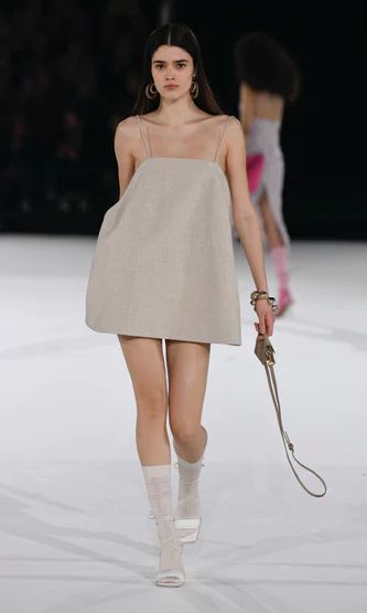 Jacquemus Menswear, Fashion Questions, Runway Fashion Couture, Fashion Design Clothes, Runway Models, Looks Style, Couture Fashion, 90s Fashion, Look Fashion