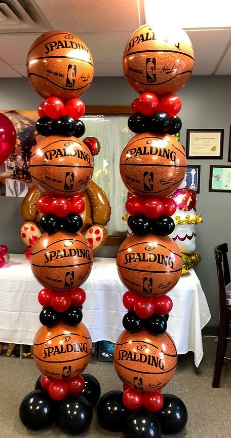 Basketball Hallway Decorations, Sporty 40 Birthday Party, Basketball Party Balloons, All Sports Banquet Decorations, Basketball Theme Balloon Garland, Sneaker Ball Balloon Arch, Sports Balloon Columns, Sports Themed Balloon Arch, Adult Sports Themed Birthday Party Ideas