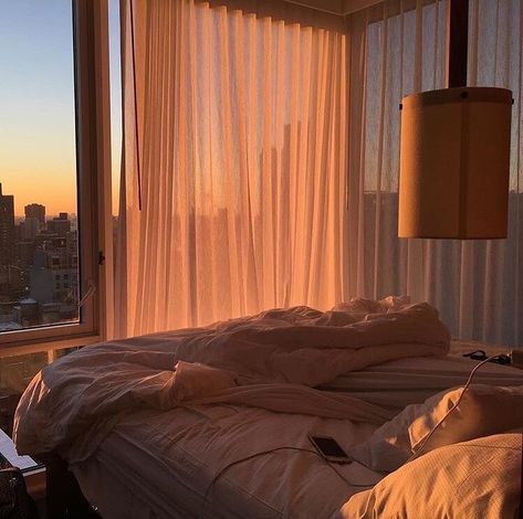 Morning sunlight House Of Philia, Dekorasi Kamar Tidur, Aesthetic Rooms, Design Del Prodotto, Dream Apartment, House Room, Bedroom Aesthetic, Aesthetic Bedroom, Dream Rooms