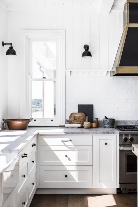 How To Create A Modern Farmhouse Kitchen - COTTONWOOD & CO White Modern Farmhouse, Black Sconces, Modern Farmhouse Kitchen, Farmhouse Kitchen Design, Kitchen Farmhouse, Stunning Kitchens, Modern Farmhouse Kitchens, White Cabinets, Kitchen Layout