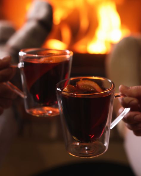 We thought we’d wrap up the ultimate mulled wine recipe for you to try at home – served up with a helping of nerdy wine knowledge, of course, on the best grape varieties to use for the tastiest results! Follow the link to discover the secrets to the perfect mulled wine. #mulledwine #christmas #mulledwinerecipes #christmasideas #festivedrinks #cocktailrecipes #howtomake #festive #alcoholrecipes Mulled Wine Aesthetic, Classy Cocktails, Wine Lifestyle, Red Wine Recipe, Mulled Wine Recipe, Wine Aesthetic, Wine Recipe, Grape Varieties, Wine Knowledge